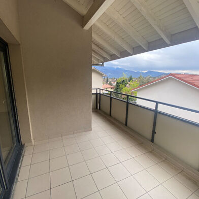 Appartement 5 pièces 1300 €