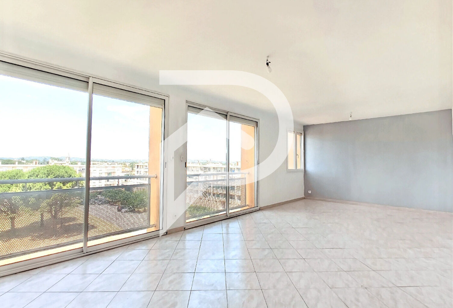 Appartement Le Pontet 4 pièce(s) 85 m2 + cave et garage — photo 1