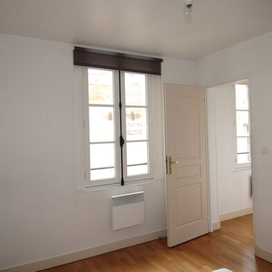 Appartement 3 pièces 820 €
