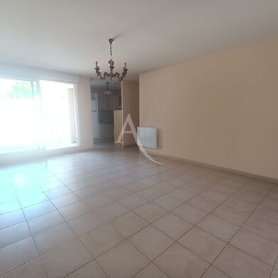 Appartement 4 pièces 240000 €