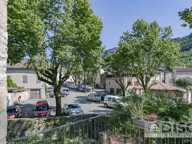 Maison de village donnant sur une belle place. — photo 2