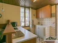Maison de village donnant sur une belle place. — photo 4