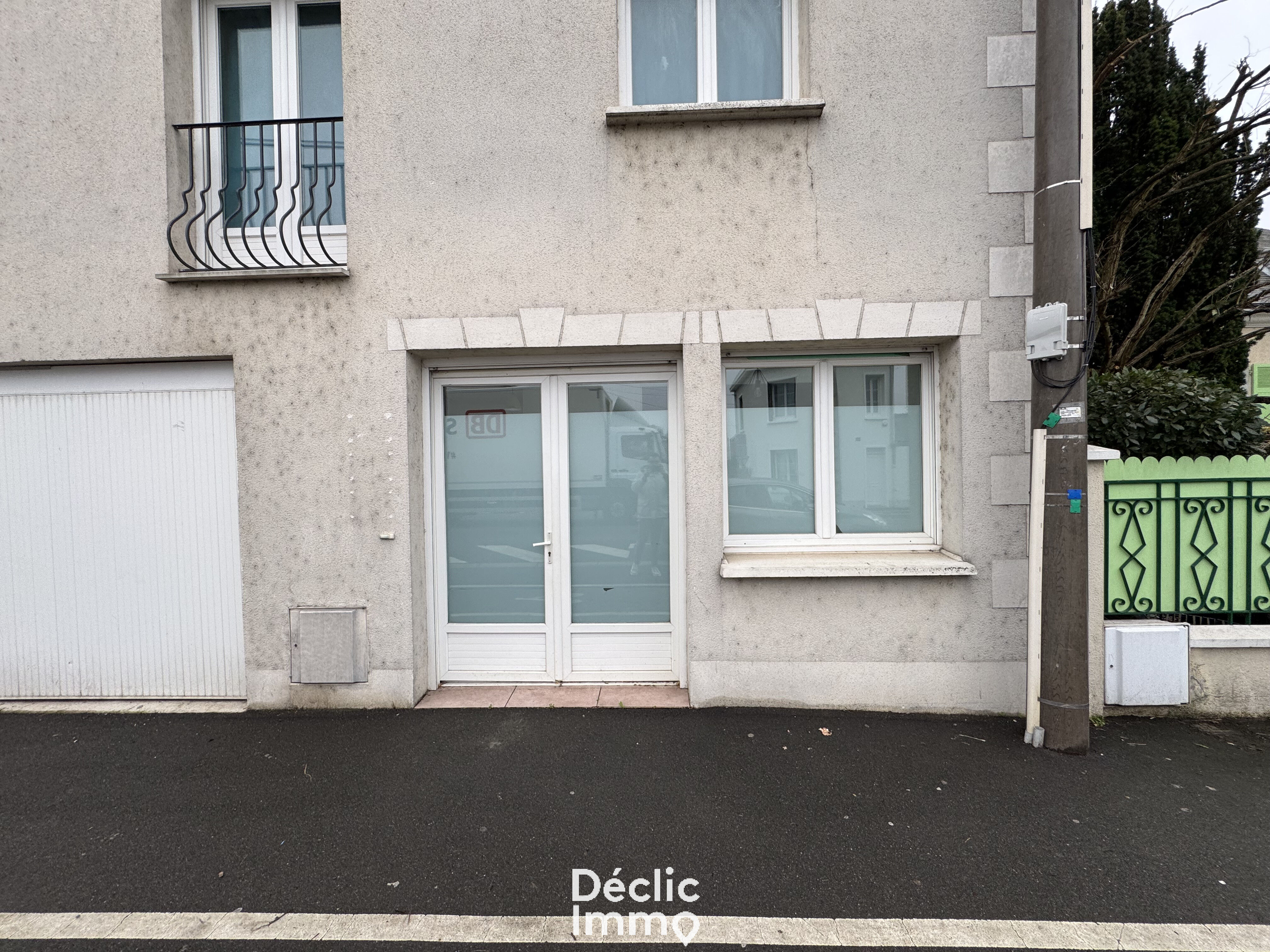  Bureau 3 pièces 65 m²