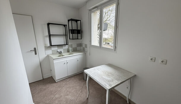 Bureau 3 pièces  à louer Saint-Pierre-des-Corps 37700