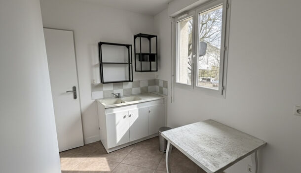 Local commercial 3 pièces  à louer Saint-Pierre-des-Corps 37700