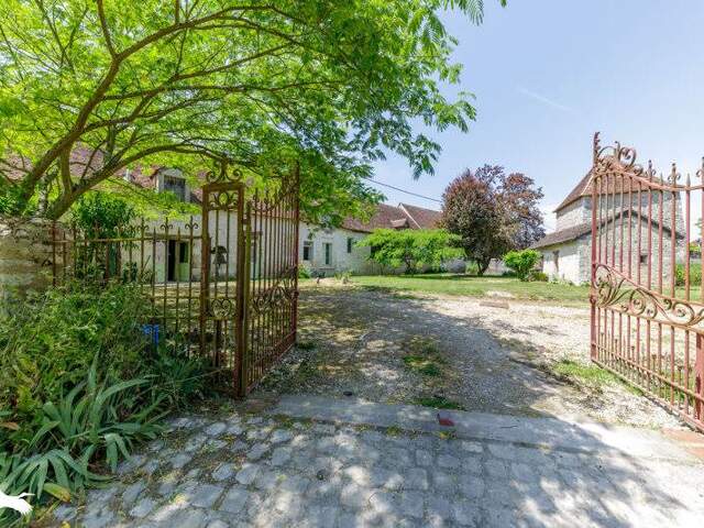 Domaine de 16 pièces principales — photo du bien