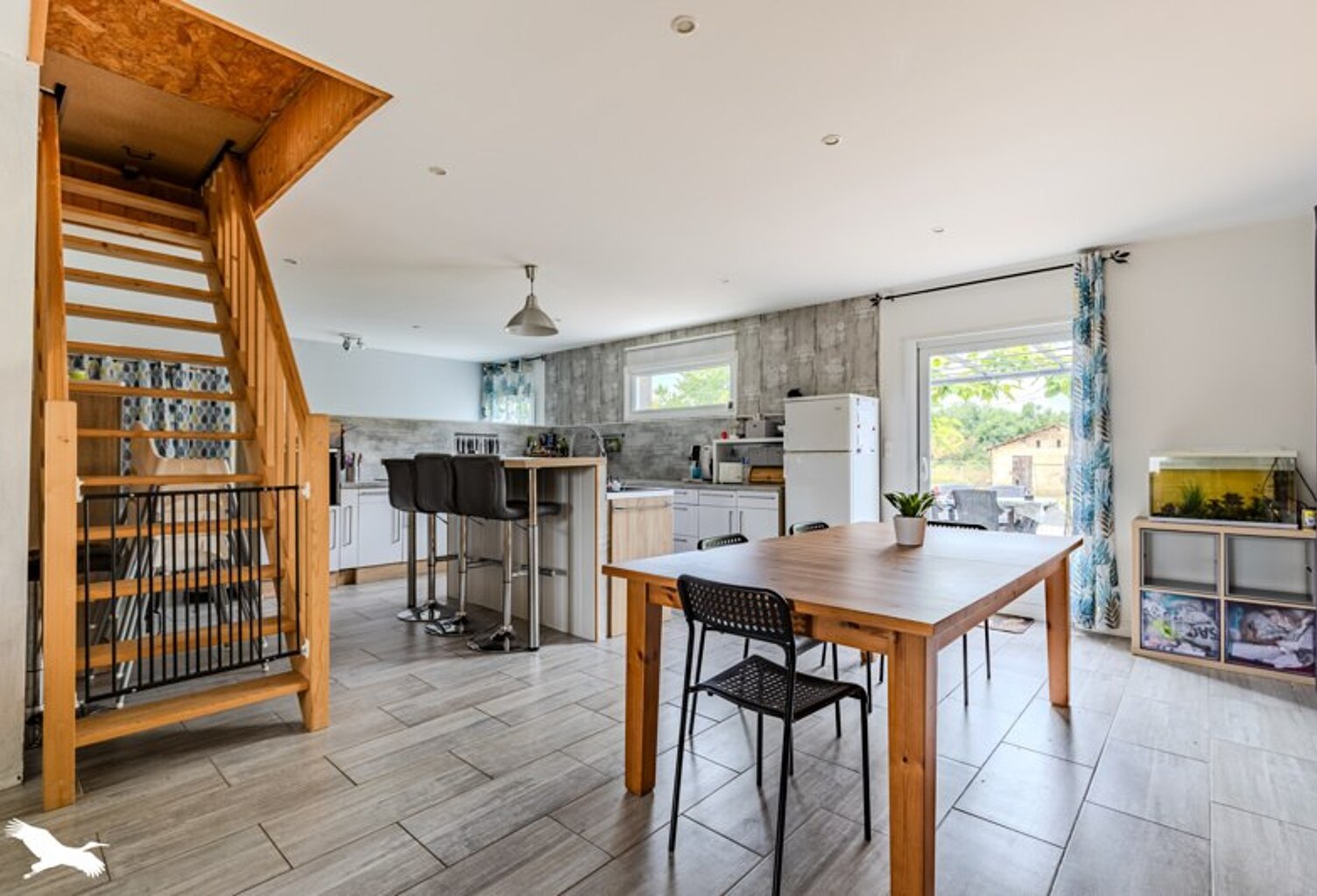 Maison en pierre de 6 pièces principales — photo 1