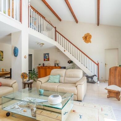 Maison 6 pièces 534675 €