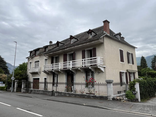 HOUSE, GARAGE, GARDEN AND CELLAR — photo du bien
