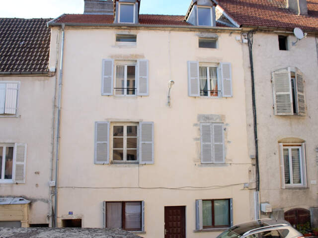 immeuble de rapport - 6 appartements - 215000 — photo du bien
