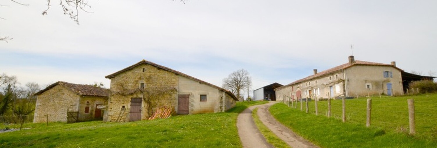 Maison 4 Pièces 99 m² à vendre à Champagne-Mouton (16350)