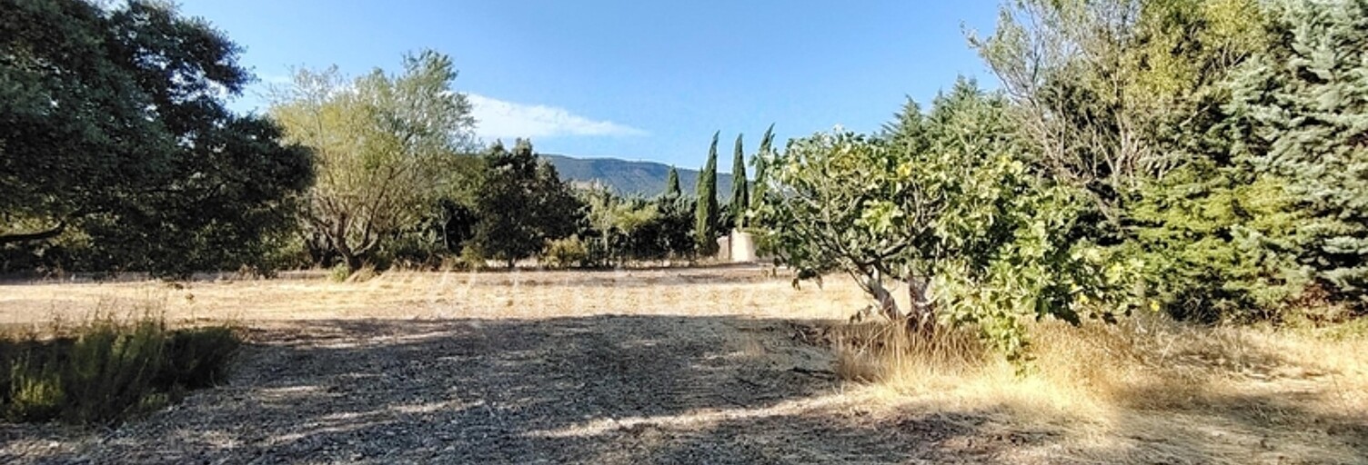 Terrain  1001 m² à vendre à Cucuron (84160)