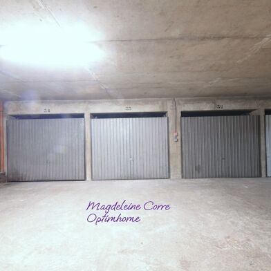 Garage  33000 €