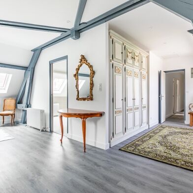 Maison 8 pièces 911600 €