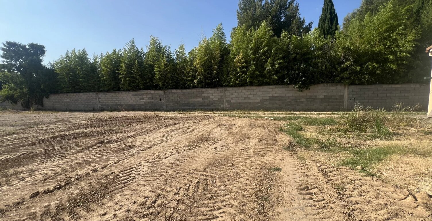 Redessan, terrain constructible viabilisé 603m² — photo 1