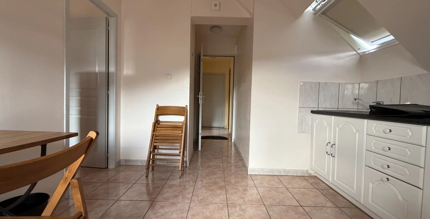 A LOUER APPARTEMENT 1 PIECE MEUBLE — photo 1