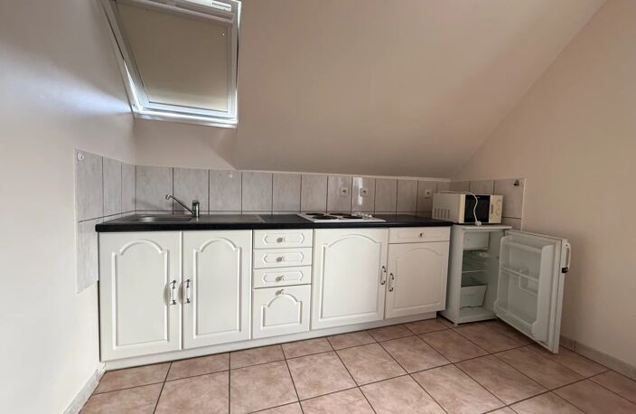 A LOUER APPARTEMENT 1 PIECE MEUBLE — photo 2