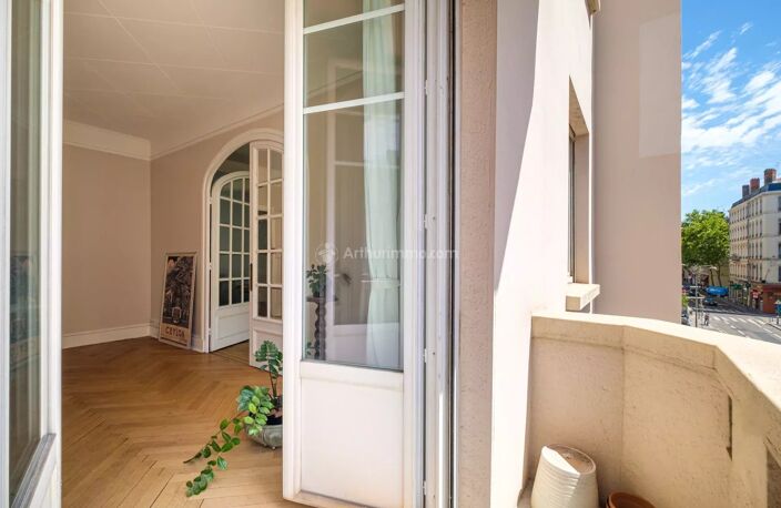 APPARTEMENT TRES GRAND T2 de 72 m²-MASSENA LYON 6 — photo 3