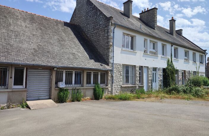 SOUS OFFRE -  EVRAN  IMMEUBLE AVEC LOCAUX COMMERCIAUX ET DEUX APPARTEMENTS ANCIENNEMENT LA POSTE — photo 3