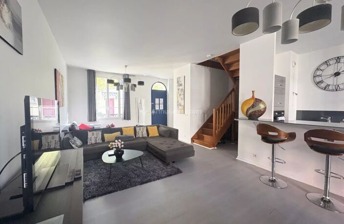 À VENDRE – Charmante Maison de Ville avec Jardin et Terrasse — photo 3