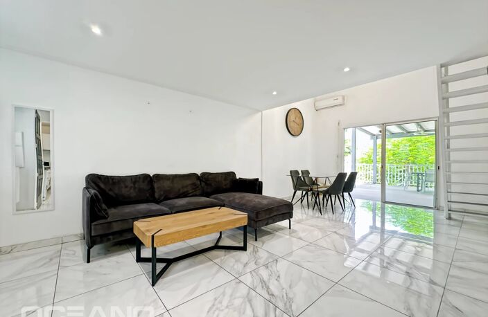 Maison chaleureuse avec mezzanine et spacieuse terrasse – Baie Orientale — photo 3