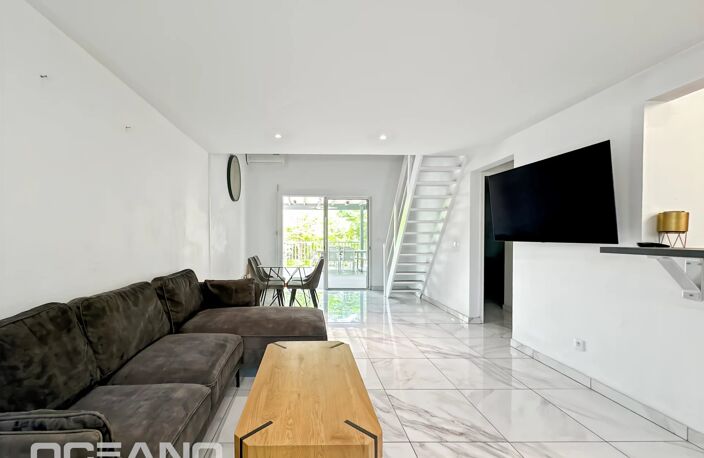 Maison chaleureuse avec mezzanine et spacieuse terrasse – Baie Orientale — photo 4