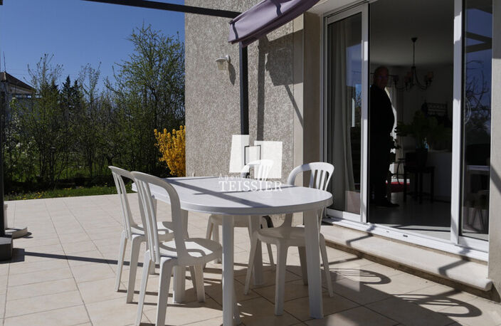 Villa — photo 3