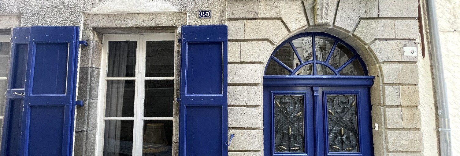 Maison 5 Pièces 204 m² à vendre à Mur-de-Barrez (12600)