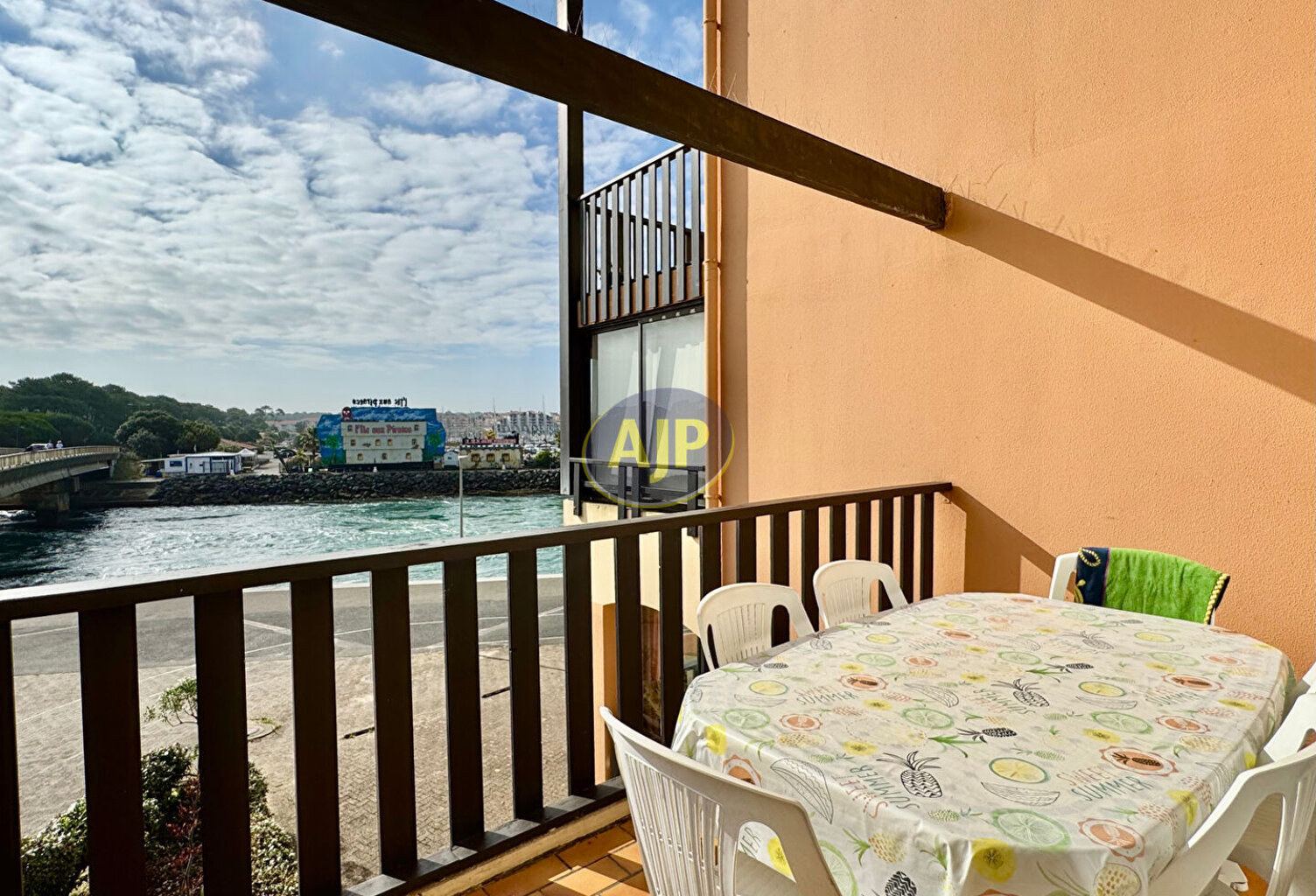 CAPBRETON NOTRE DAME - T2 AVEC CHAMBRE, MEZZANINE, ET PARKING — photo 1