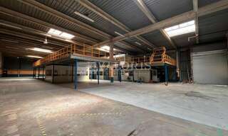 Commerce  1634 m² à louer à Vitrolles (13127)