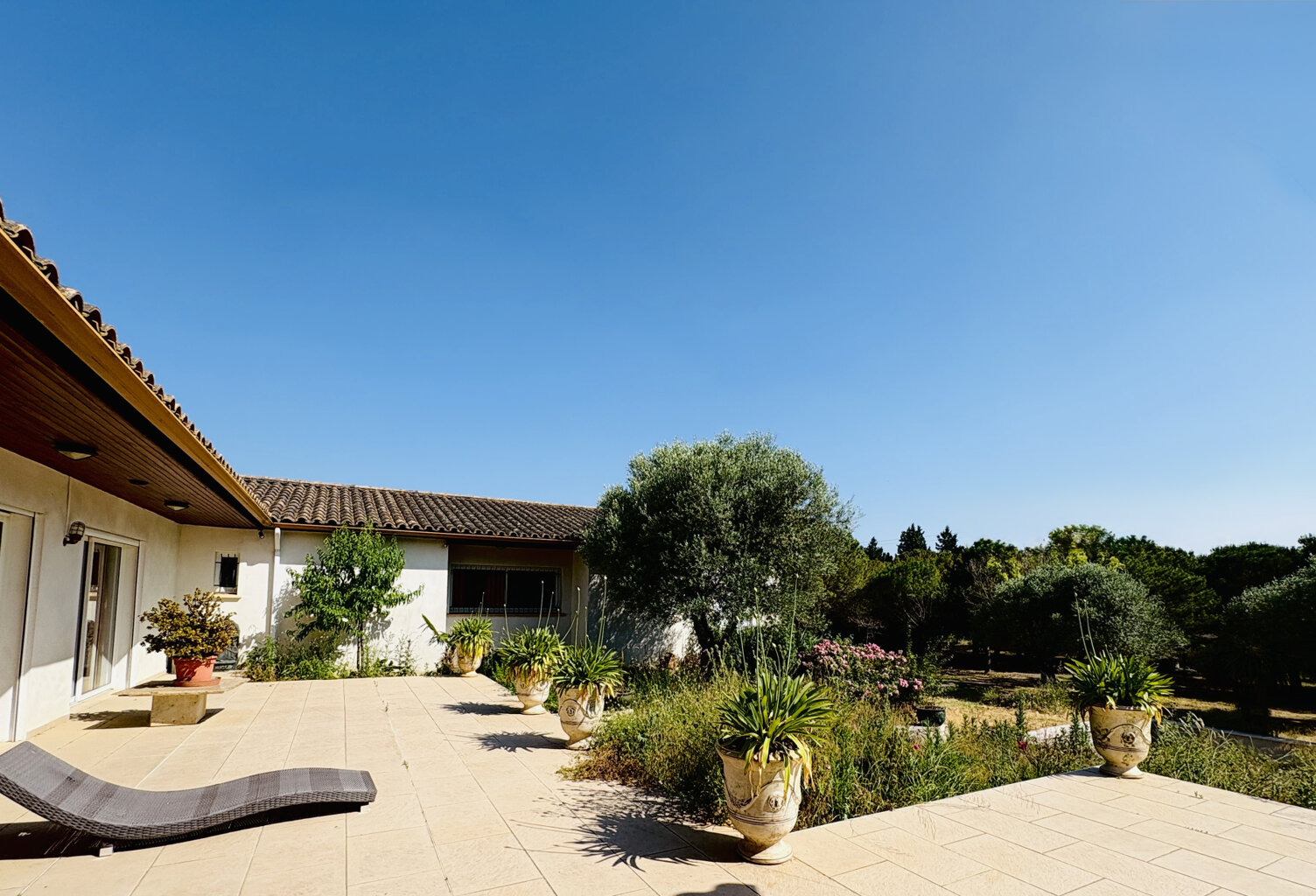 PROCHE CARCASSONNE- VILLA DE STANDING 310 m2- Piscine — photo 1