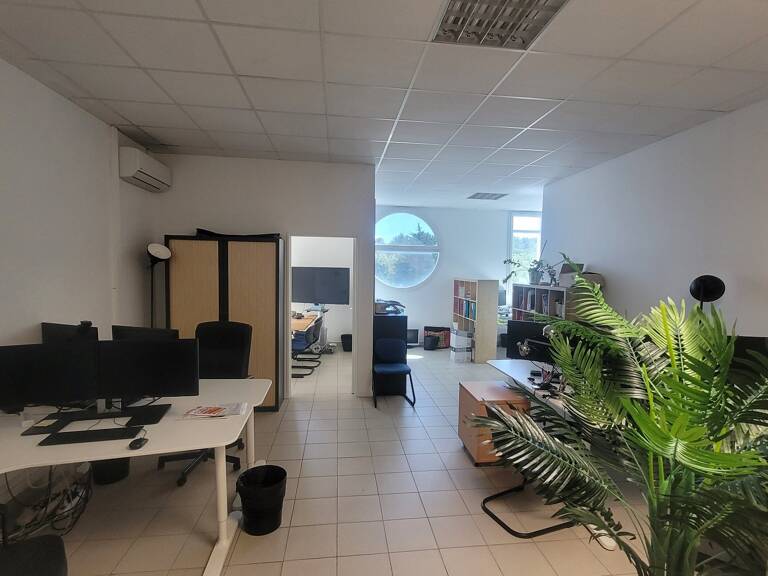 Bureau — photo 1