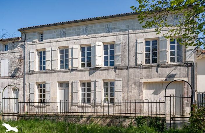 Maison de ville de 10 pièces principales — photo 3