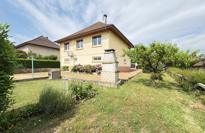 MABLY, Maison élevée sur sous-sol sur 716m2 de terrain — photo 2