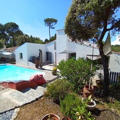 Maison 5 pièces 680550 €