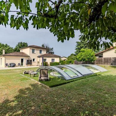 Maison 6 pièces 373500 €