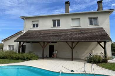 Maison 10 pièces 399000 €