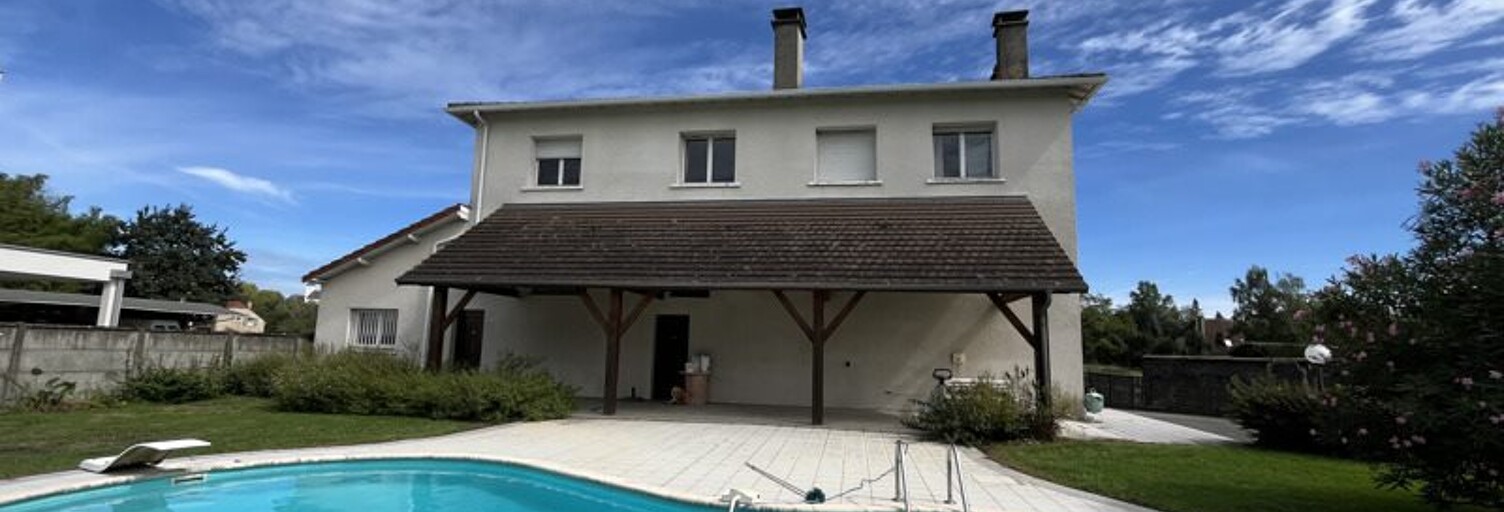 Maison 10 Pièces 330 m² à vendre à Gelos (64110)