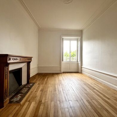 Appartement 4 pièces 332600 €