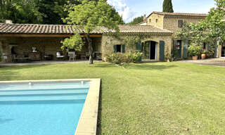 Maison 9 Pièces 237 m² à vendre à Uchaux (84100)