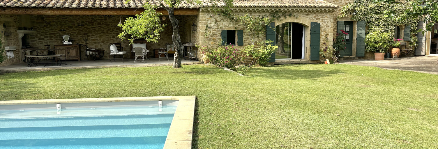 Maison 9 Pièces 237 m² à vendre à Uchaux (84100)