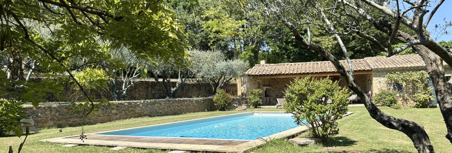 Maison 9 Pièces 237 m² à vendre à Uchaux (84100)