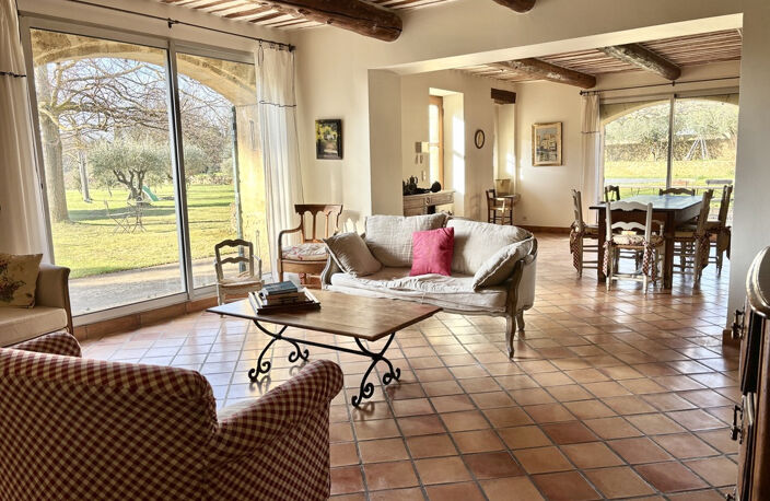 Mas rénové, avec cachet, 5 chambres sur 3500 m2 de terrain a — photo 3