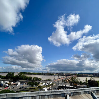 Appartement 3 pièces 374400 €