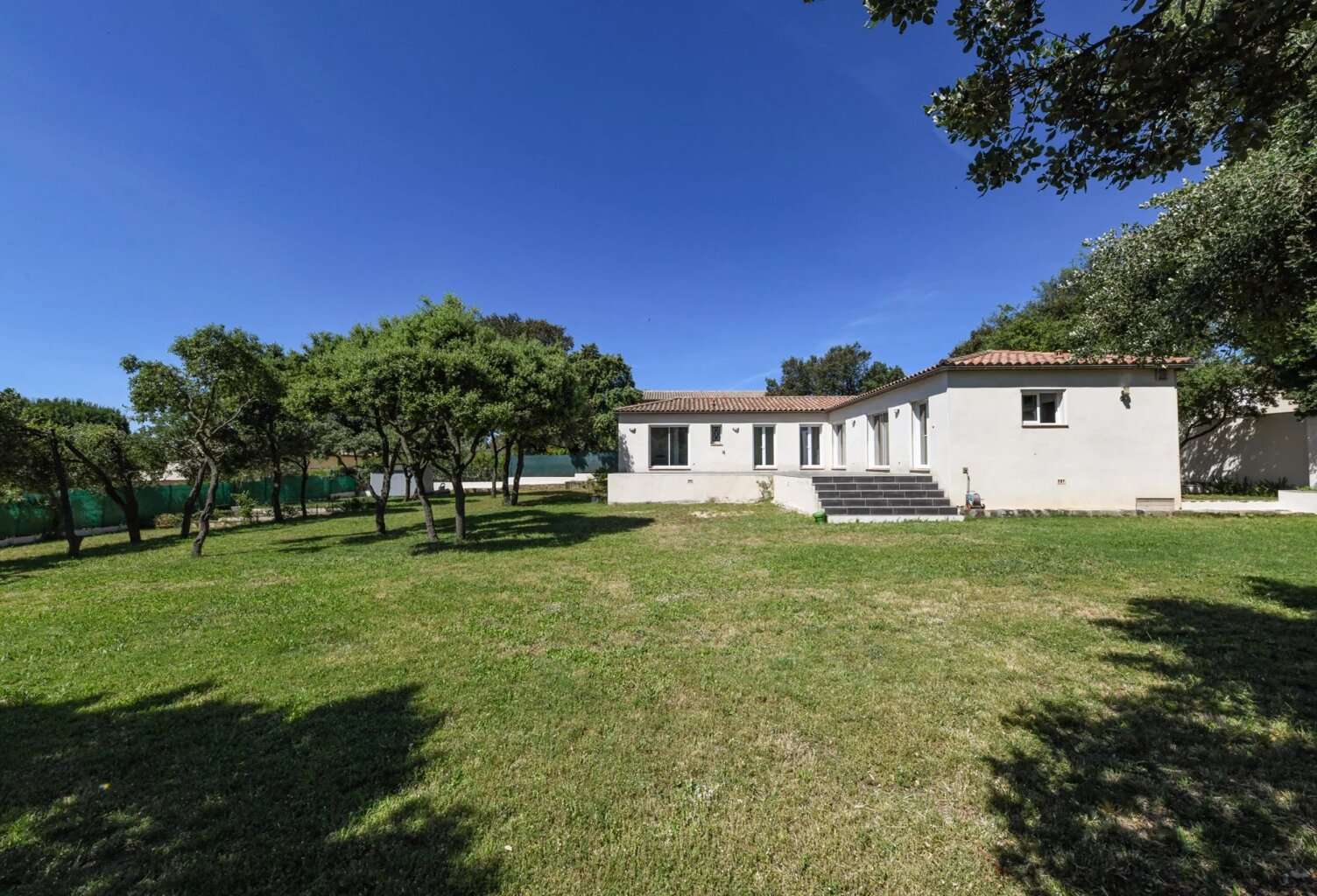 Uzès : maison méridionale avec jardin paysagé — photo 1