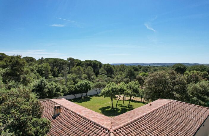 Uzès : maison méridionale avec jardin paysagé — photo 3