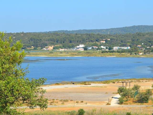 Villa plain pied 168 m2 terrain 1167 m2 vue imprenable sur l'étang de Thau — photo du bien