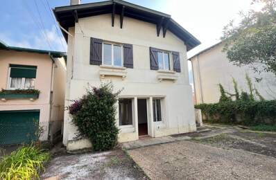   Investissement Idéal : Maison Divisée en 3 Logements avec Jardin ! — photo du bien