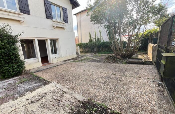   Investissement Idéal : Maison Divisée en 3 Logements avec Jardin ! — photo 3