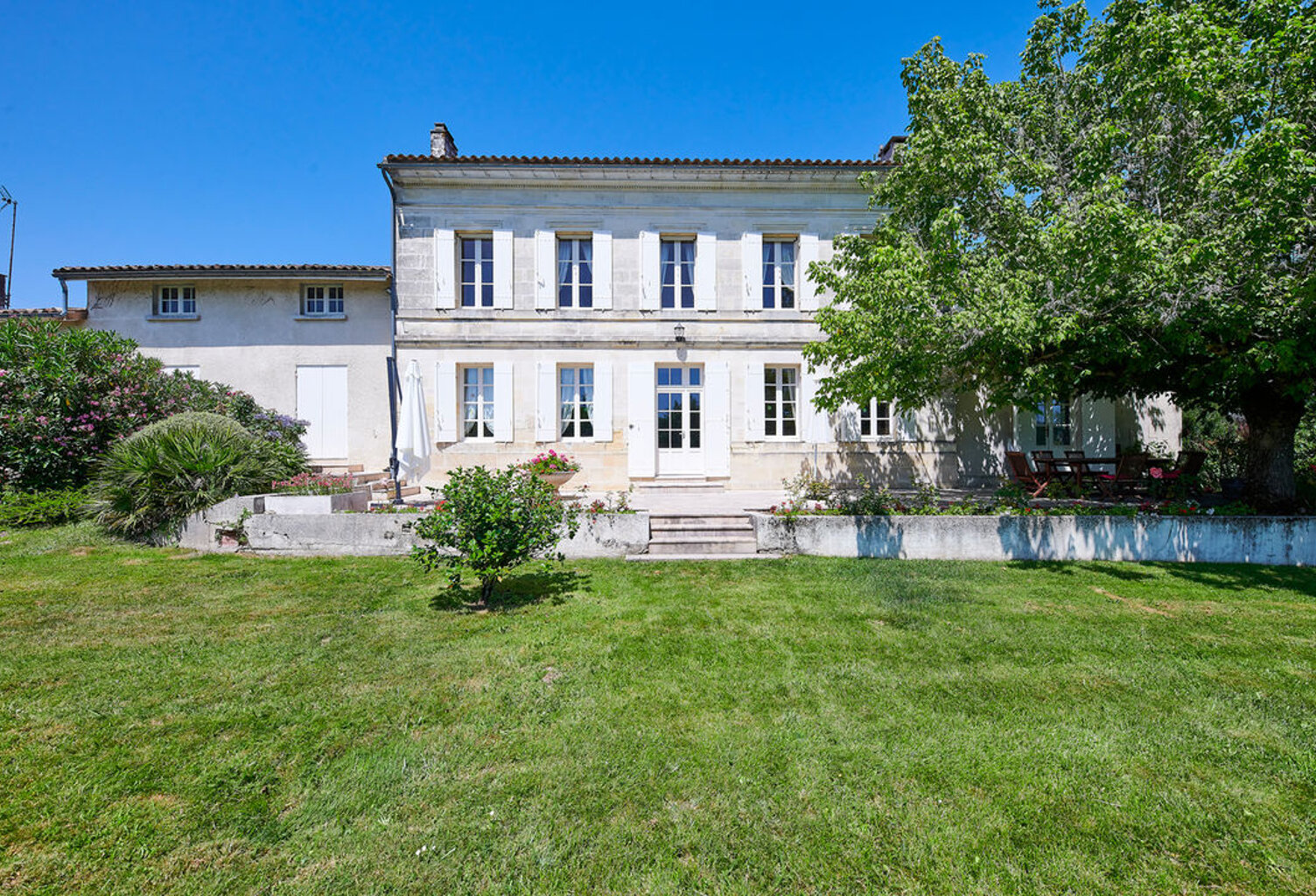 PROPRIETE VITICOLE ET FAMILIALE AVEC MAISONS ET CHAI SUR 43 — photo 1